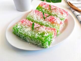 
Sentiling is a traditional food from Indonesia. Made from cassava sprinkled with grated coconut, it is sweet.