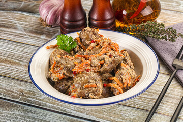 Chicken liver with cream and carrot