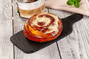 Glazed cinnabon swirl with icing