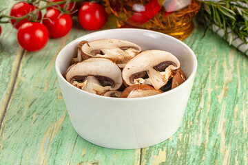 Sliced raw brown royal champignon