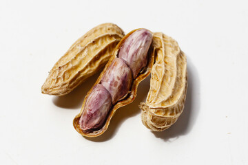 Boiled peanuts in shell
Simple, soft, and protein-rich snack.