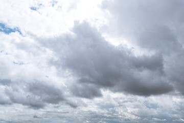 Dichte Schauerwolken am Himmel, Hintergrund, Himmelsersatz
