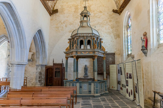 Parish close church of La Martyre, finistere, brittany, france