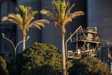 Vistas exteriores de una cementera