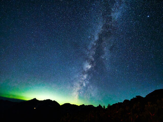 The Milky Way and Mysterious Airglow Rising from Mount Yari, viewed from Mount Otensho in the Northern Japan Alps © Ryuichiro Abe