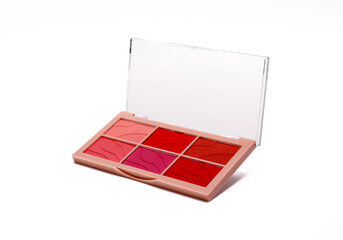 Six-shade blush palette with warm and cool tones for a natural, radiant finish. Perfect for all skin types.