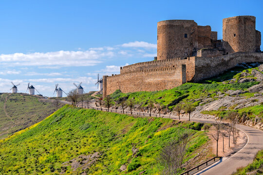 Fototapeta Spain. Andalusia. Famous windmills in Consuegra. Castilla la mancha 