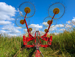 Agricultural machinery rakes tedders