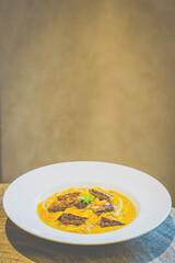 Fried Tempeh in Maple Sambal Udon Noodle
Fried Tempeh & udon noodle in homemade maple sambal sauce: iB’s version of Laksa