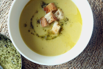 Zucchini Puree Soup with Croutons