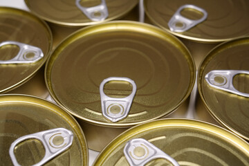 Yellow metal closed tin cans