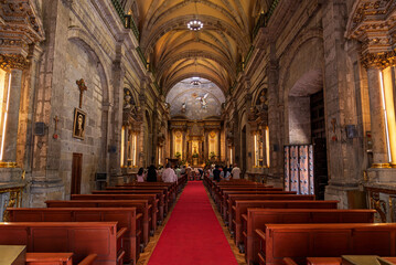 Fototapeta premium house of god, catedral, interiors, arquitectura, religiones, edificio, católica, gótica, altar, viejo, europa, interior, arte, religiosas