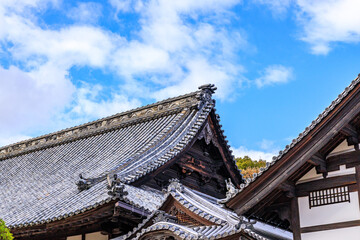 Fototapeta premium 宝福寺と青空