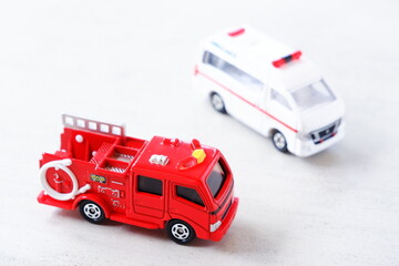 消防車と救急車 - 出動する消防車（ポンプ車）と救急車（PA連携）
