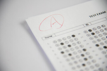 shows a graded multiple-choice test answer sheet. The grade 