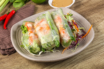 Vietnamese spring roll with prawn and salad