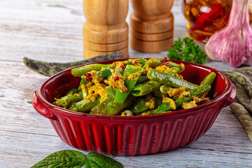 Steamed green beans with egg scramble
