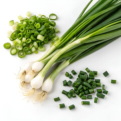 Obraz premium Freshly chopped green onions with vibrant green color.