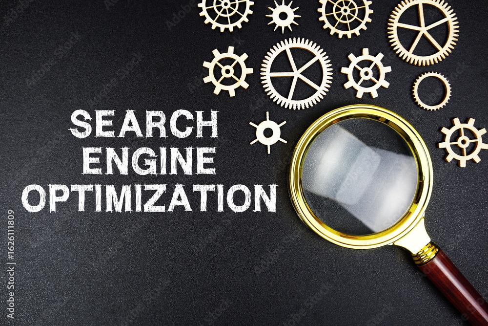 Aufkleber search engine optimization text message with magnifying glass on black background