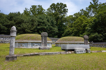 Sinhang grave is a tomb from the Joseon Dynasty.
