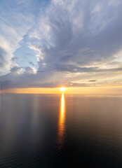 Zachód słońca nad morzem Bałtyckim © hunter76