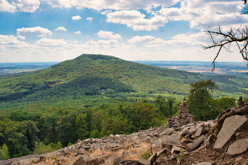 Aussicht vom großen Gleichberg in Süd Thüringen Deutschland
