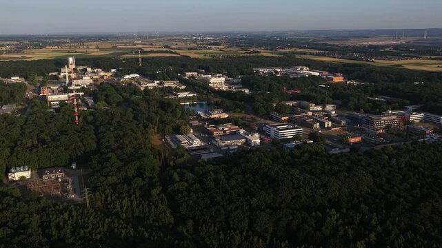 The Forschungszentrum Julich GmbH is a research center in Julich , Germany, part of the Helmholtz Gemeinschaft, German Community of Research Institutes.