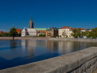 2024-10-07; Cityscape with the Odra River on the tumsky island wroclaw poland