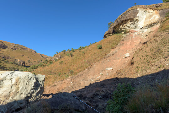 Rock fall on hiking trail from Mahai camp to Witsieshoek