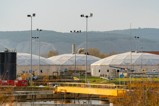 Sewage treatment facility in Velilla de San Antonio, Madrid