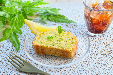 冷やしたズッキーニのパウンドケーキ