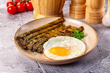 Gourmet breakffast - asparagus with egg