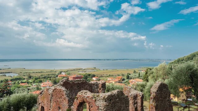 Timewarp, dalle Terme romane, del Lago di Massaciuccoli nel comune di Massarosa in provincia di Lucca