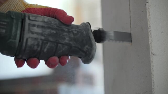 Cutting aerated concrete block with reciprocating saw