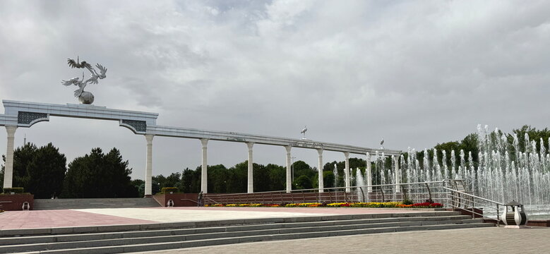 Arch of Humanism with cranes in Independence Square in Tashkent, Uzbekistan 