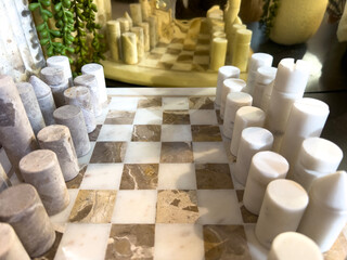 Marble Cylinder Chess Set with Mirror Reflection Display