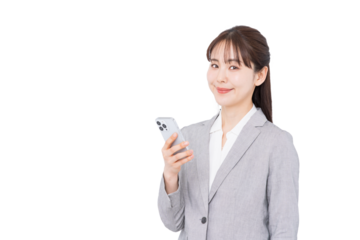 スマホを見るビジネスウーマン