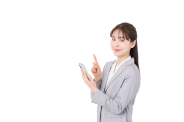 スマホを見るビジネスウーマン