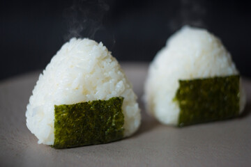 焼き海苔のあるおにぎり