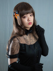 【ハロウィン】魔女コスの女性