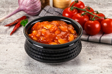 Baked kidney with tomato sauce