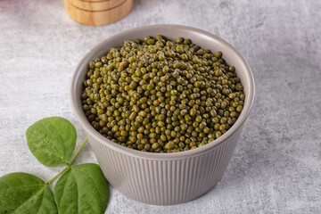 Raw dry green mash bean