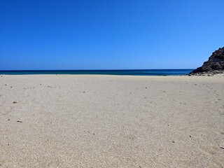 Bucht mit Sandstrand an der Algarve
