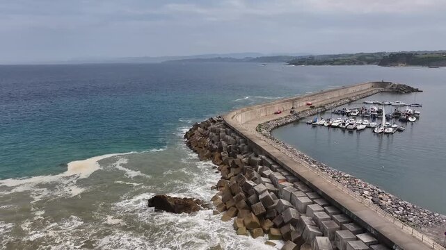Puerto deportivo de Luanco en Asturias