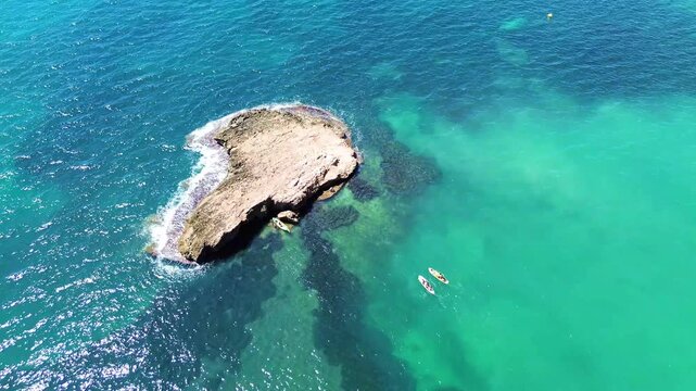 TABLAS DE PADDLE SURF JUNTO A ISLA MARINA
