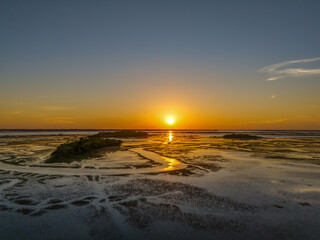 Obraz premium Sunset over Long Island and Horse Island