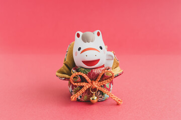 2026年午年のかわいい年賀状素材　馬の干支　日本のお正月　赤背景