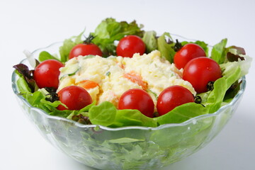 ポテトサラダ　ミニトマト