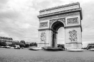 Fototapeta premium Arc de Triomphe - Paris - black and white