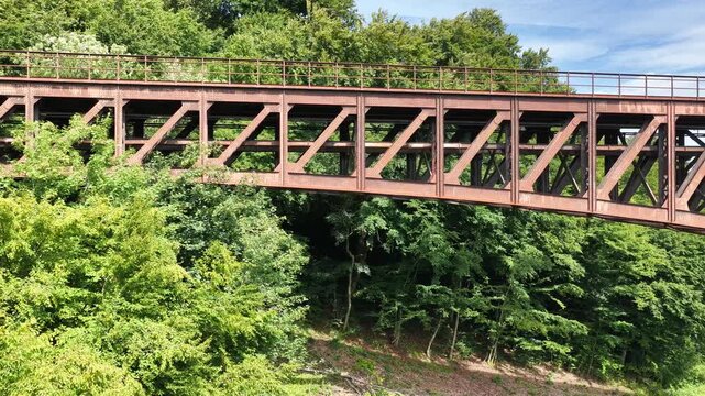 Le viaduc Eiffel de Serrouville, en Meurthe-et-Moselle. Ce pont ferroviaire en acier a &eacute;t&eacute; construit au d&eacute;but du XX&egrave;me si&egrave;cle. 